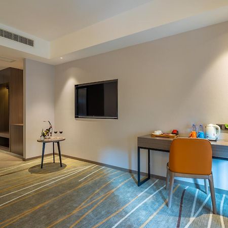 Luzhou Baian Smart Hotel Exteriör bild