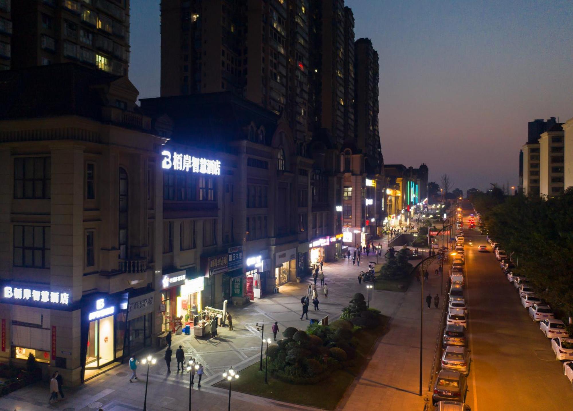 Luzhou Baian Smart Hotel Exteriör bild