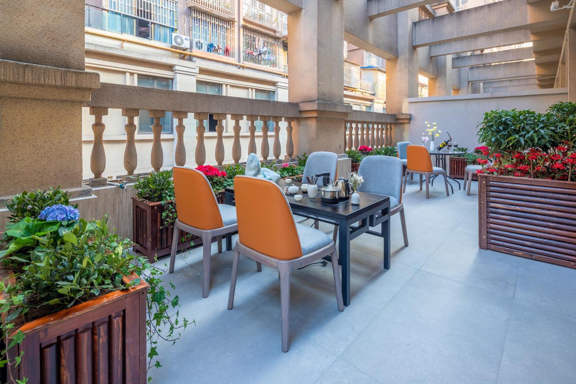 Luzhou Baian Smart Hotel Exteriör bild