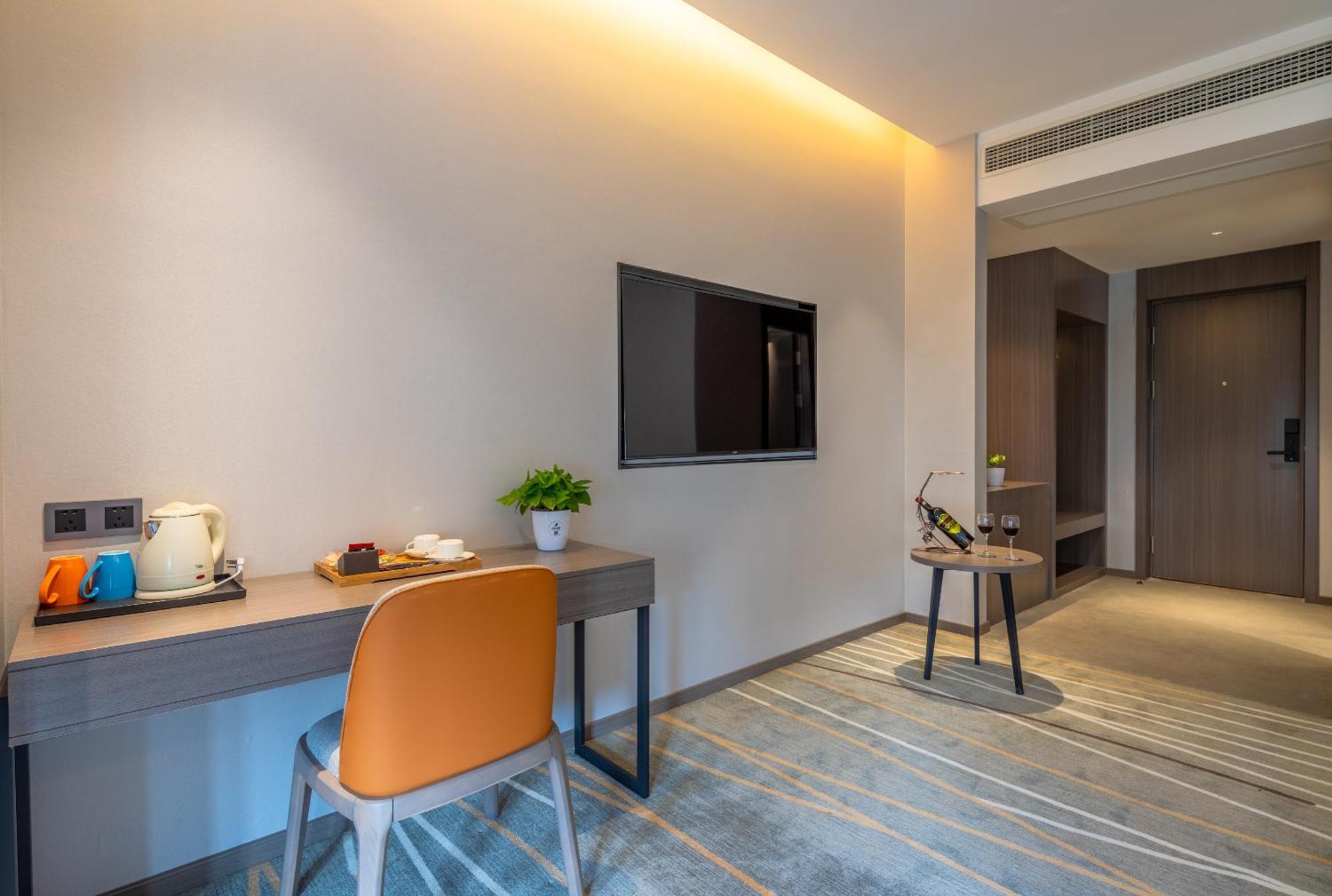 Luzhou Baian Smart Hotel Exteriör bild