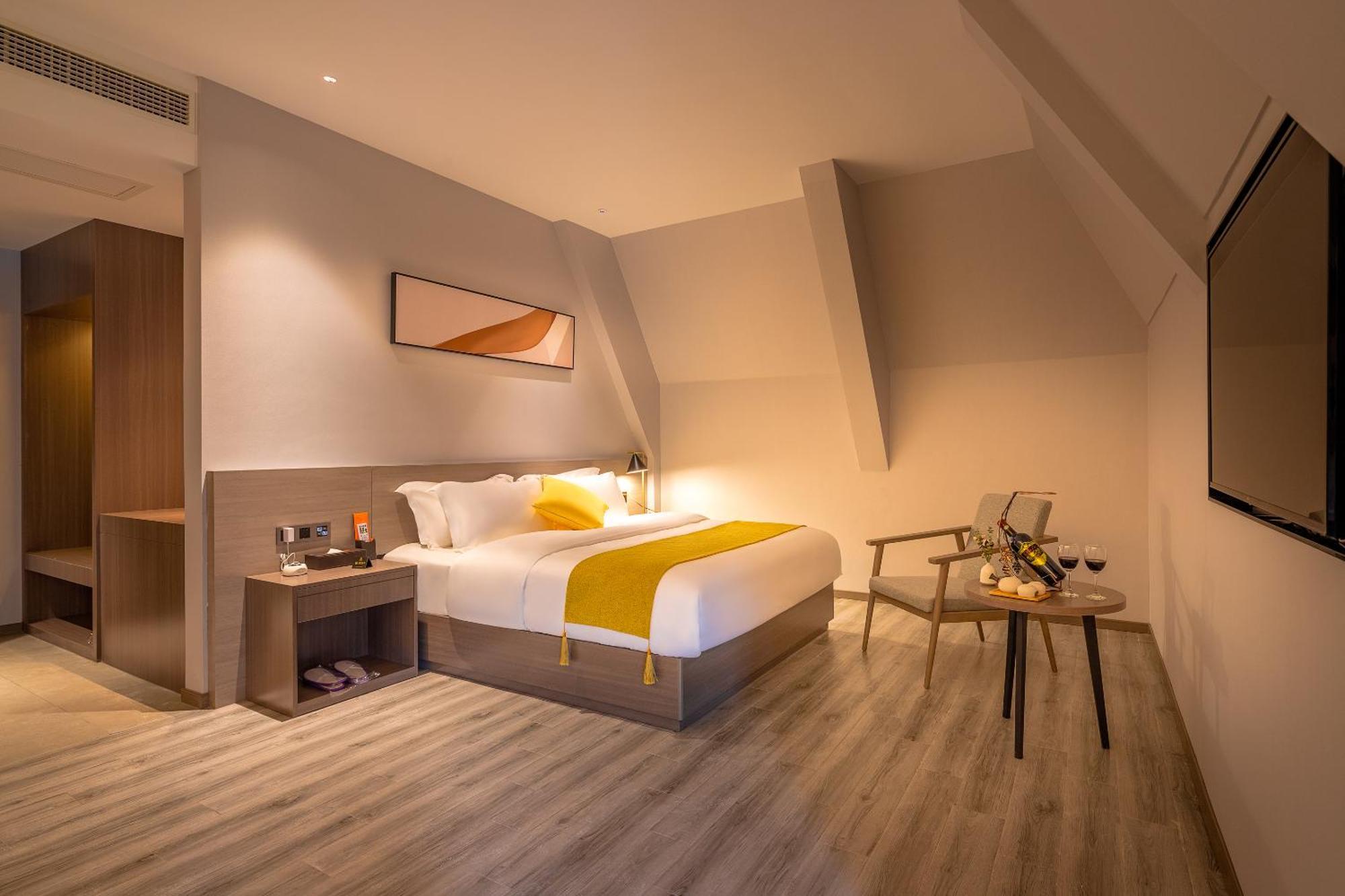 Luzhou Baian Smart Hotel Exteriör bild