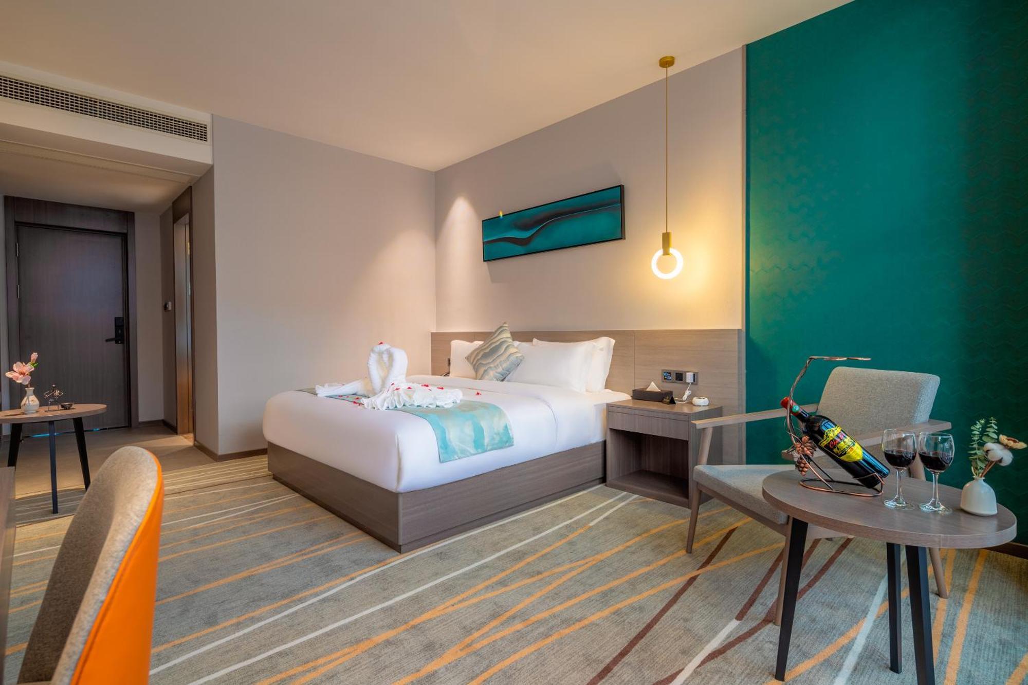 Luzhou Baian Smart Hotel Exteriör bild
