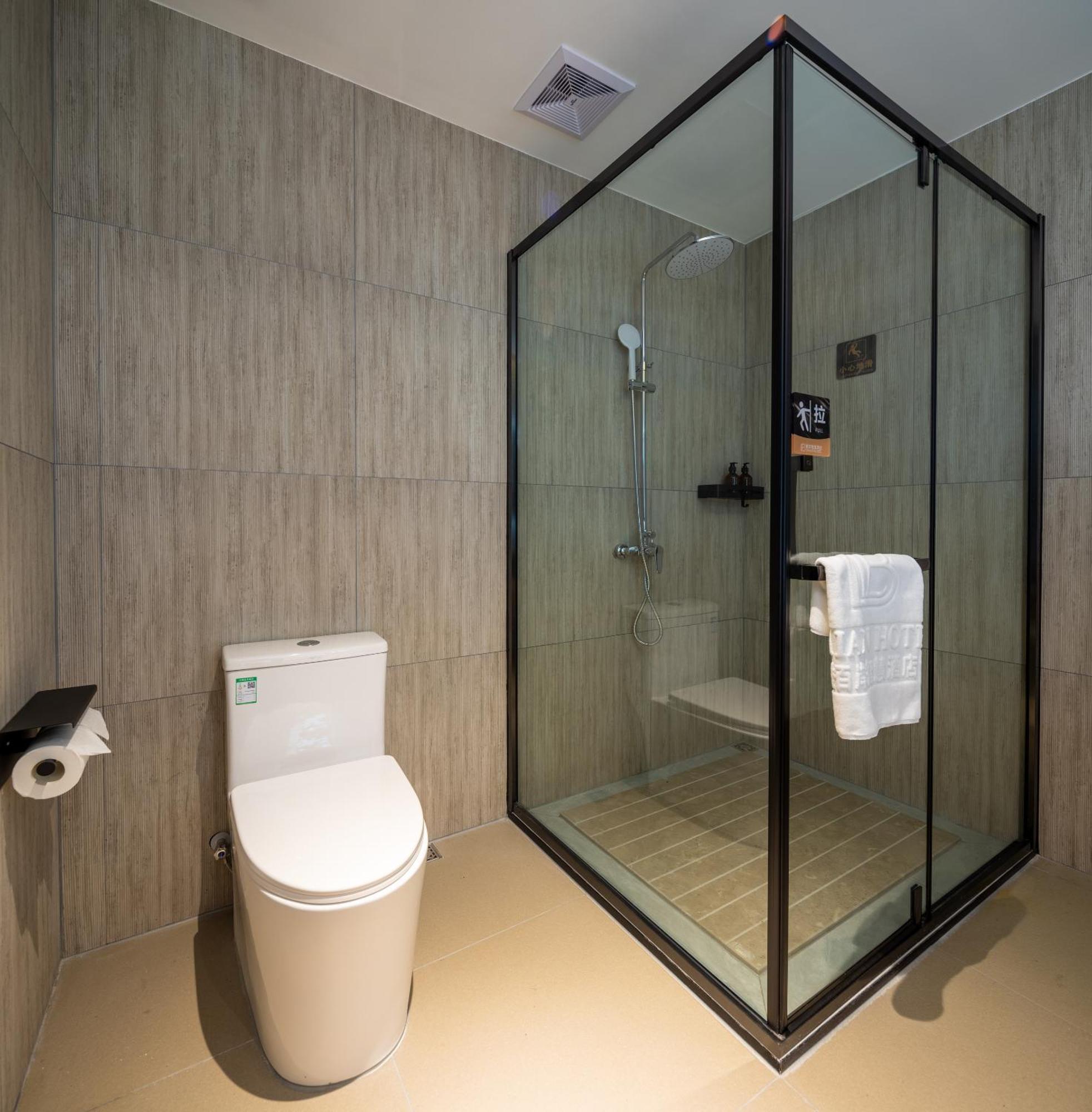 Luzhou Baian Smart Hotel Exteriör bild